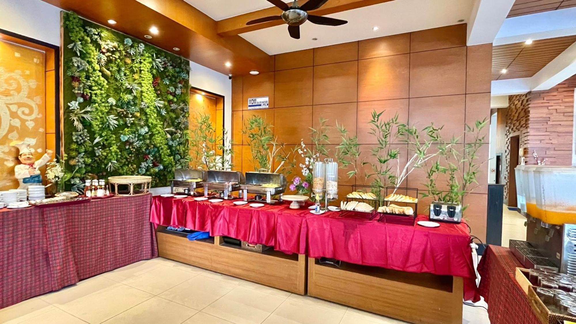 Baramee Resortel Patong Екстер'єр фото
